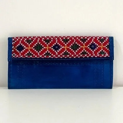 Handcrafted Kutchi Leather Wallet with Embroidery. - Image 2